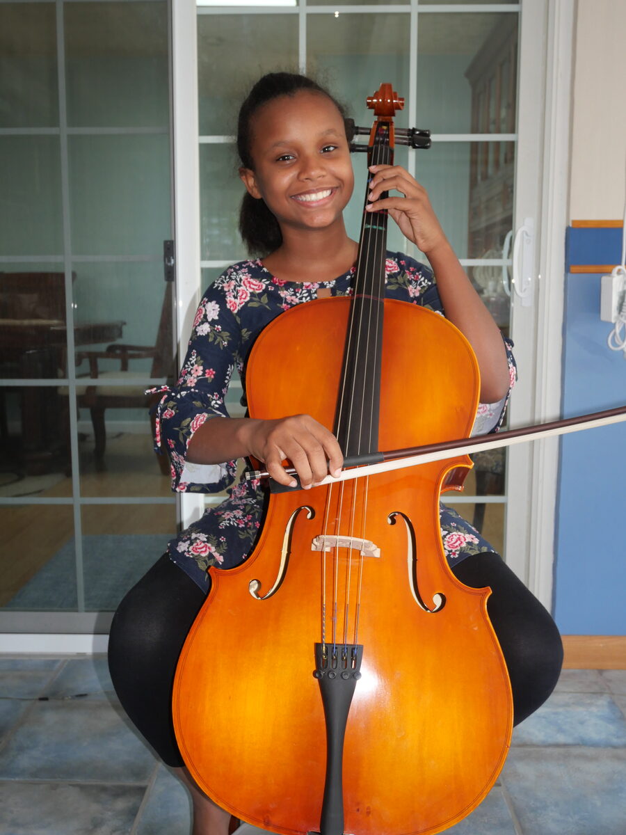 Sara en sus primeros años de estudio musical